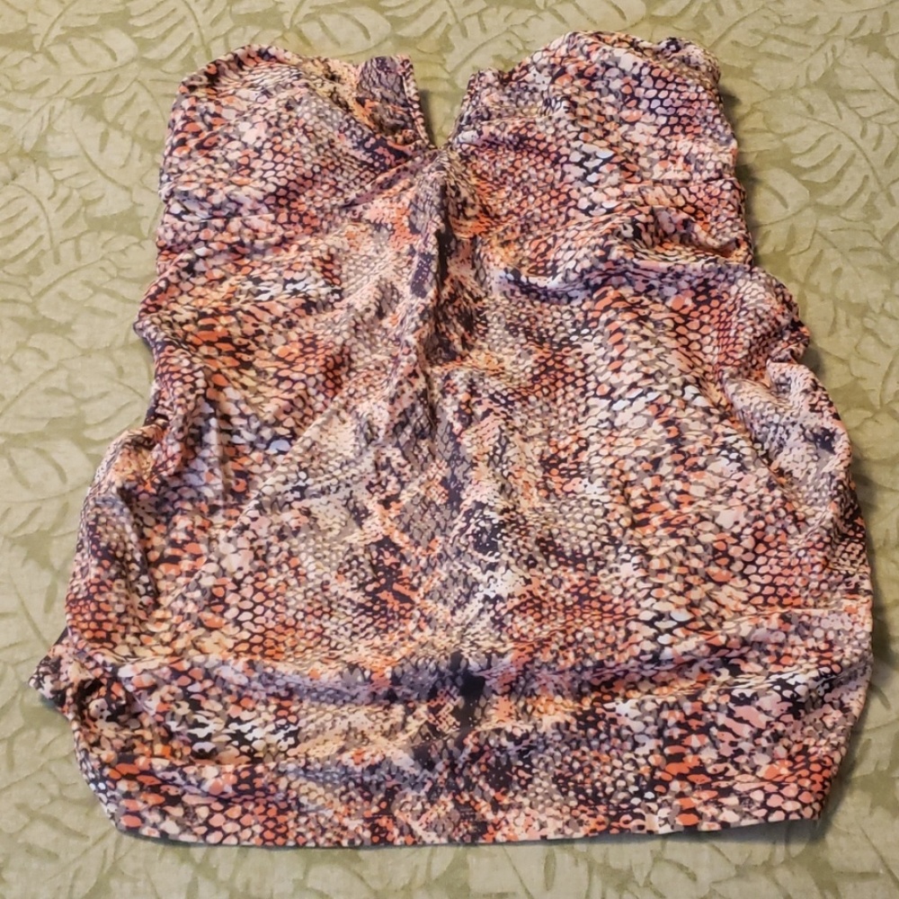 Liz Lange maternity swim top